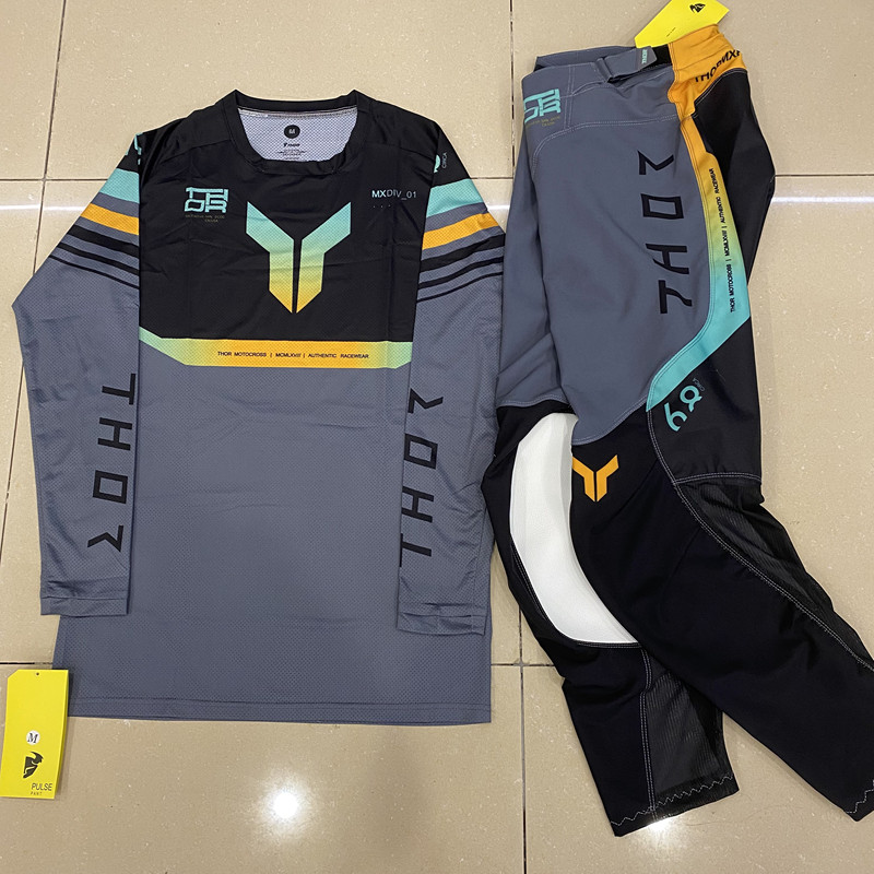 2026 Launchmode Futura Black / – обзор и цена Motorcycle Gear Sale